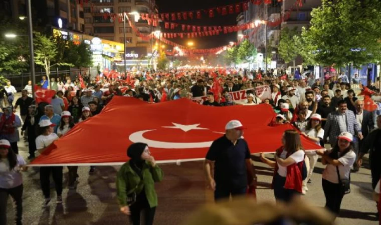 Van’da ’15 Temmuz Demokrasi Yürüyüşü’