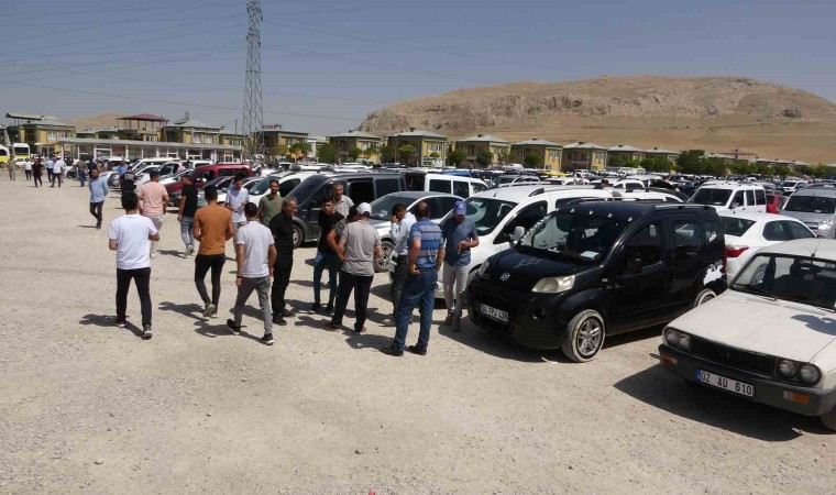 Vandaki ikinci el açık oto pazarında yeni düzenlemeye tam destek