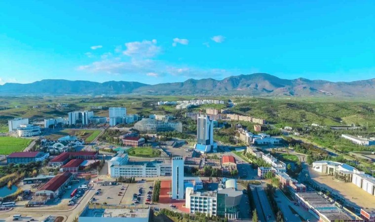 Yakın Doğu Üniversitesi, Türkiyenin en başarılı üç vakıf üniversitesinden biri oldu