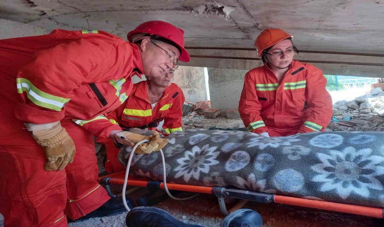 Yalovada gönüllülerden arama kurtarma tatbikatı