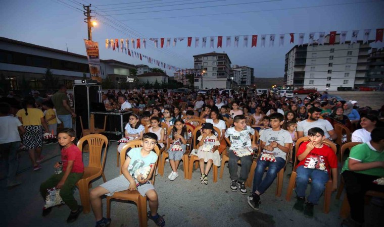 Yenimahalle Belediyesi Açık Hava Sinema Günlerini devam ettiriyor