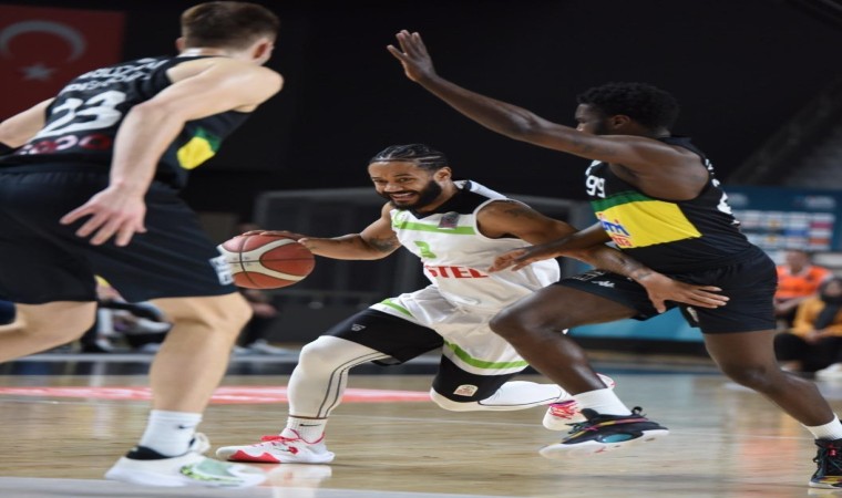 Yıldız basketbolcu bir sezon daha Manisa BBSKda