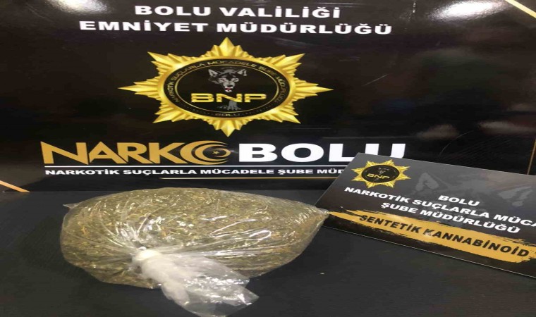 Yolcu olarak bindiği otobüste 650 gram uyuşturucu madde ile yakalandı