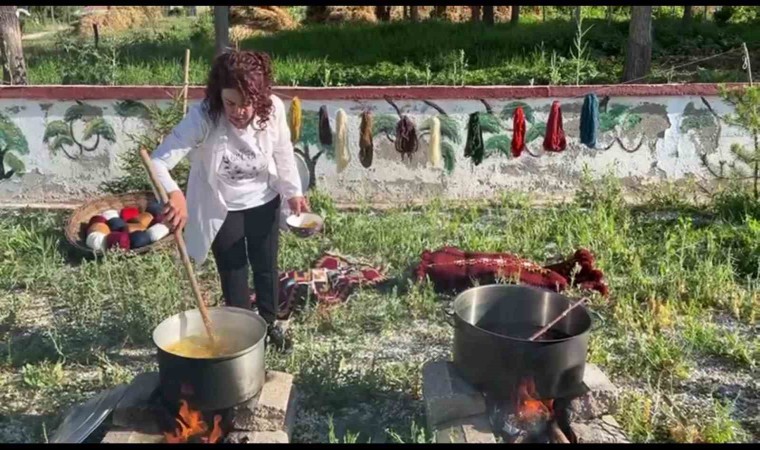 Yüksekovada asırlık ‘kök boyama geleneği sürüyor