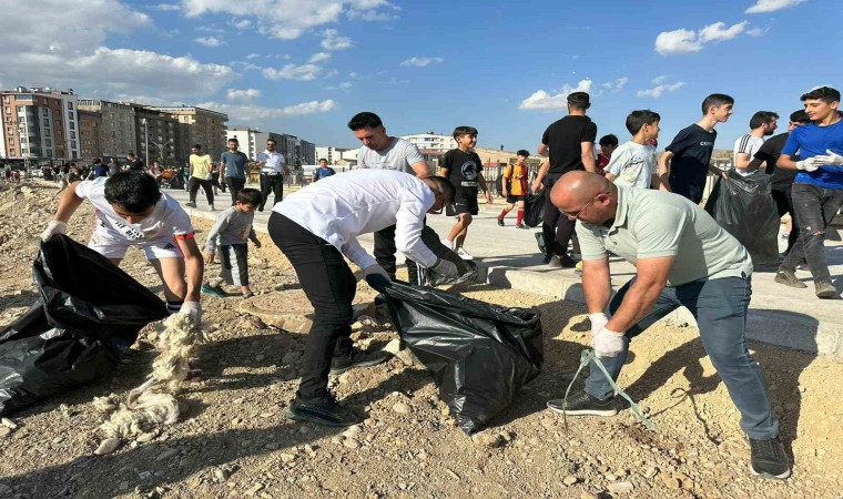 Yüksekovalı 200 sporcu çevre temizliği yaptı