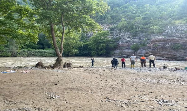 Zonguldak’ta dereye girip akıntıya kapıldı