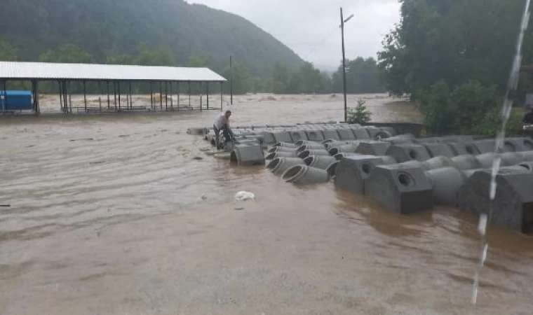 Zonguldak’ta sağanak; dereler taştı, heyelan oldu (7)