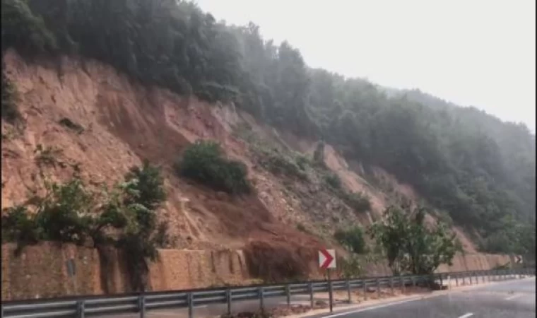 Zonguldak’ta sağanak; dereler taştı, heyelan oldu (8)