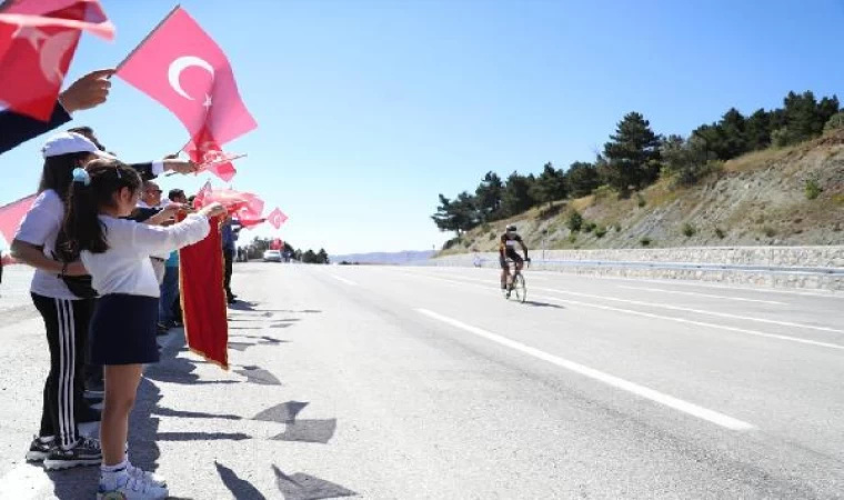 100 bisikletçi Tokat’tan geçti