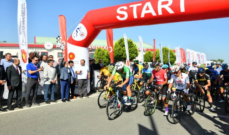 100. Yıl Cumhuriyet Bisiklet Turunda Samsun-Çorum etabının startı verildi