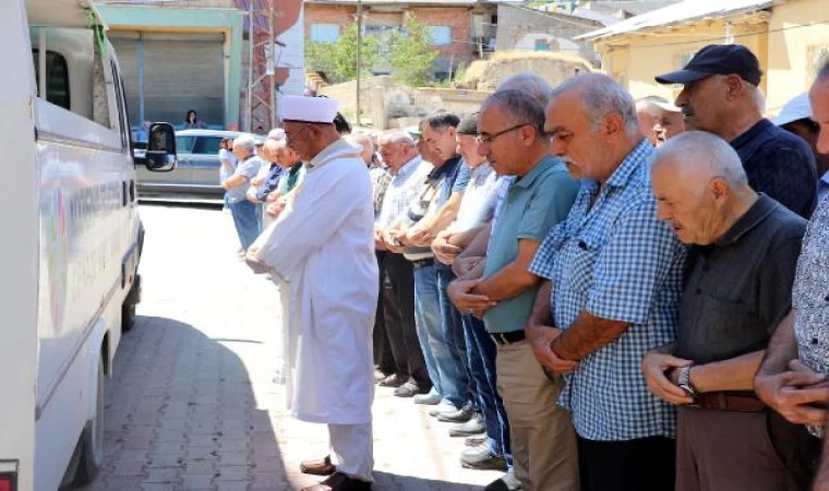 13 gün sonra cesedi bulunan tıp fakültesi öğrencisi Ahmet Enes, toprağa verildi