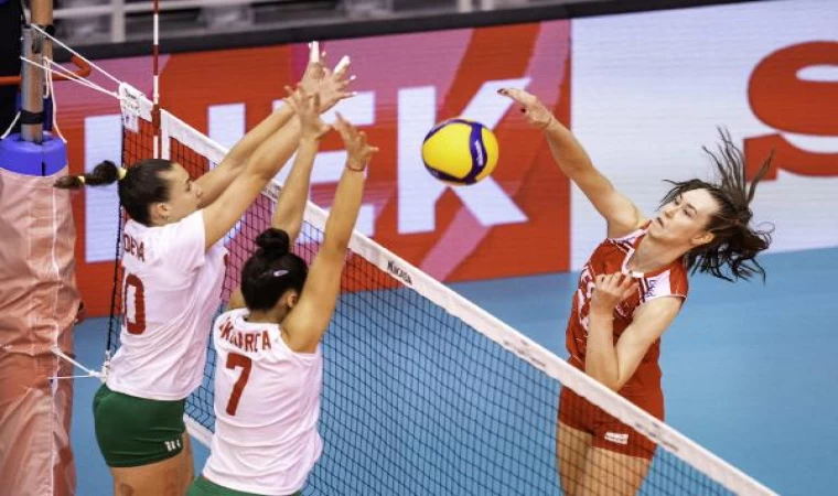 19 Yaş Altı Kız Voleybol Milli Takımı namağlup yarı finalde