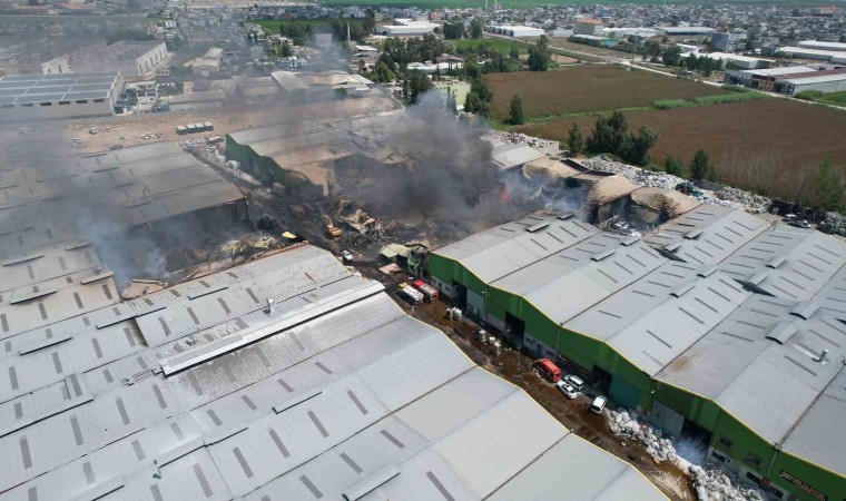 Adanada 18 iş yerine sıçrayan yangının tahribatı dron ile görüntülendi