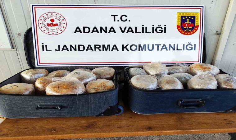 Adanada bir araçta 20 kilo esrar ele geçirildi