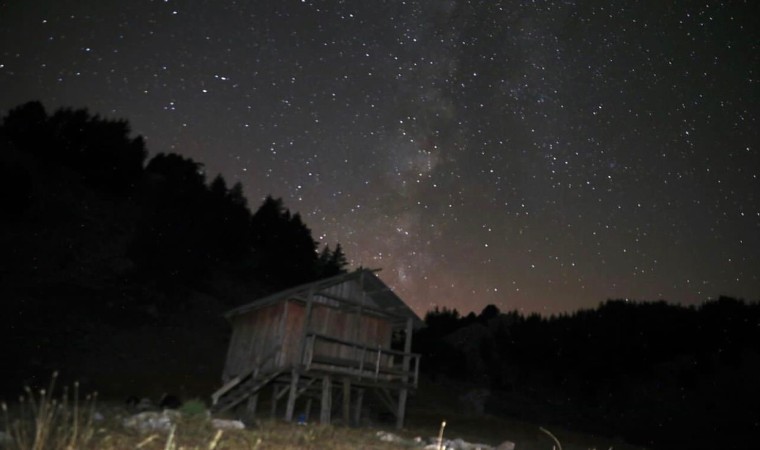 Adanada Perseid Meteor Yağmurunu izlemek isteyenler yüksek yerlere çıktı