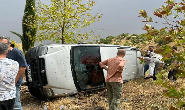 Adıyaman’da otomobil ile hafif ticari araç çarpıştı: 5 yaralı