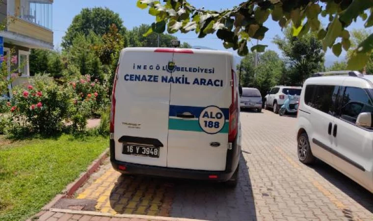 Ağabeyi evde öldü; saatlerdir belediye tabibinin gelmesini bekliyorlar