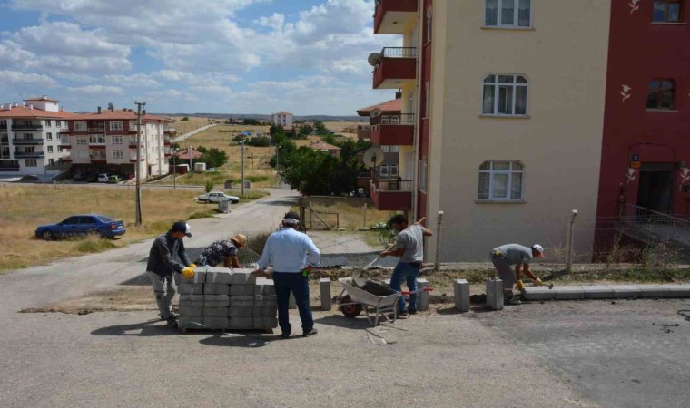 Akyurtta kaldırım ve bordür çalışmaları sürüyor