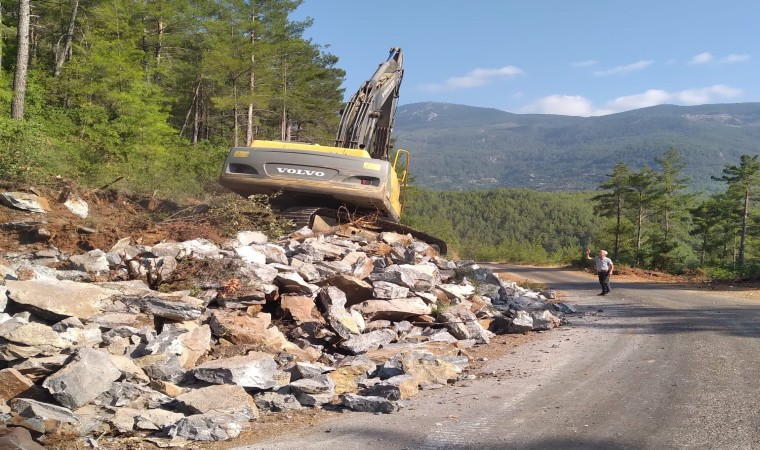 Alanyada yayla yollarına bakım onarım