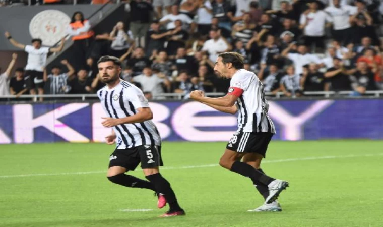 Altay’da 42’lik kaptan alkış topladı