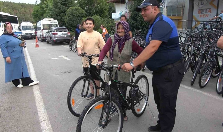 Altınova Belediyesinden her haneye bir bisiklet