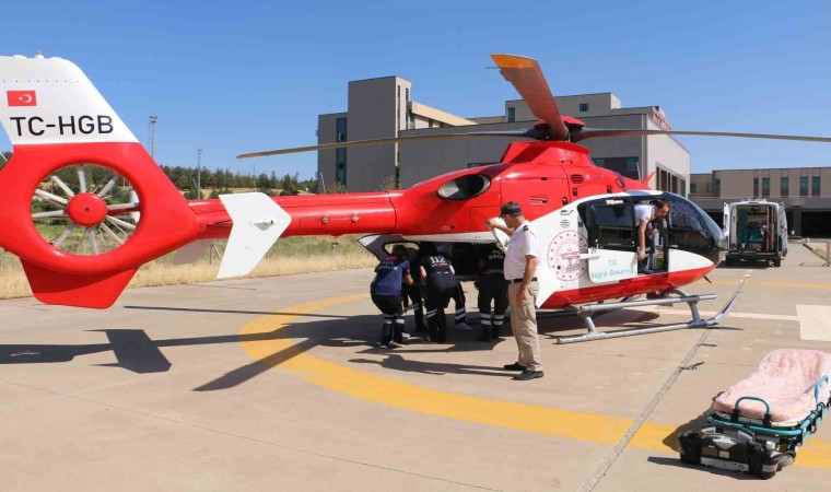 Ambulans helikopter, Licede kalp krizi geçiren 93 yaşındaki hasta için havalandı