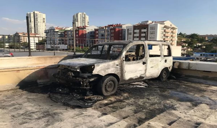 Ankara’da park halindeki otomobil yandı