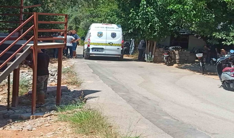 Antalyada cinnet geçiren şahıs önce eşini, sonra kendini öldürdü