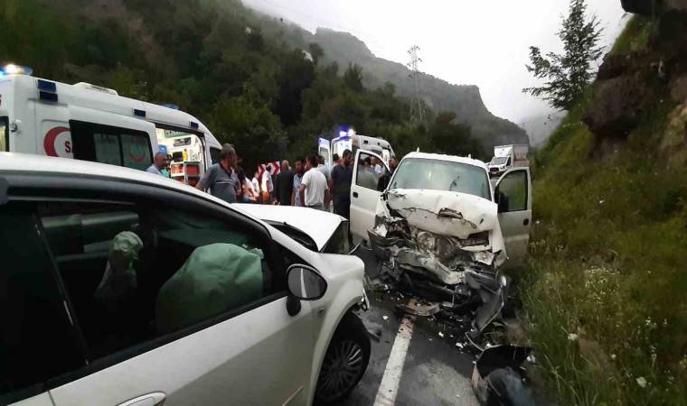 Araklıda trafik kazası: 5 yaralı