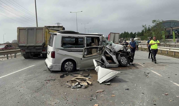 Arnavutköyde VİP taksi karıştığı kaza sonucunda hurda yığınına döndü