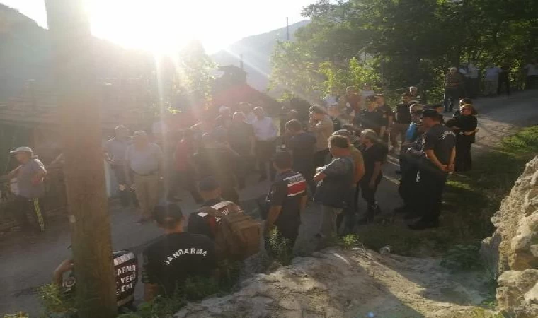 Artvin’deki yangında, köylüler yaylaya çıktığı için evler boşmuş