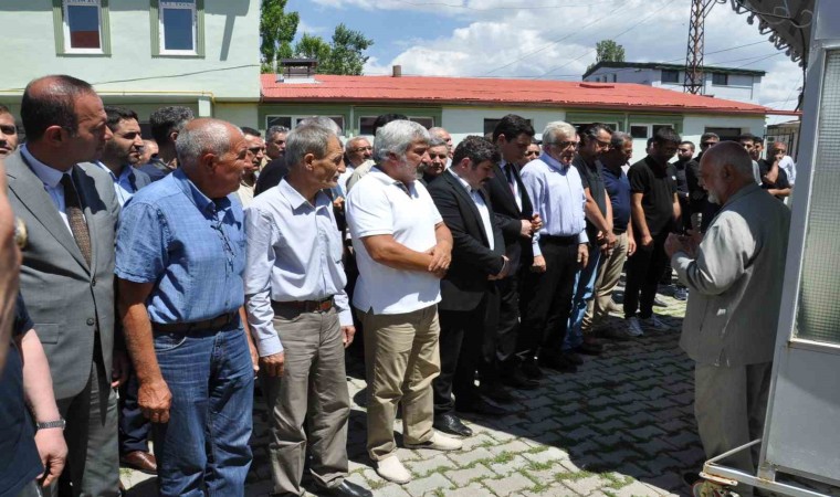 Asker oğlunu gördü, otobüs kazasında hayatını kaybetti