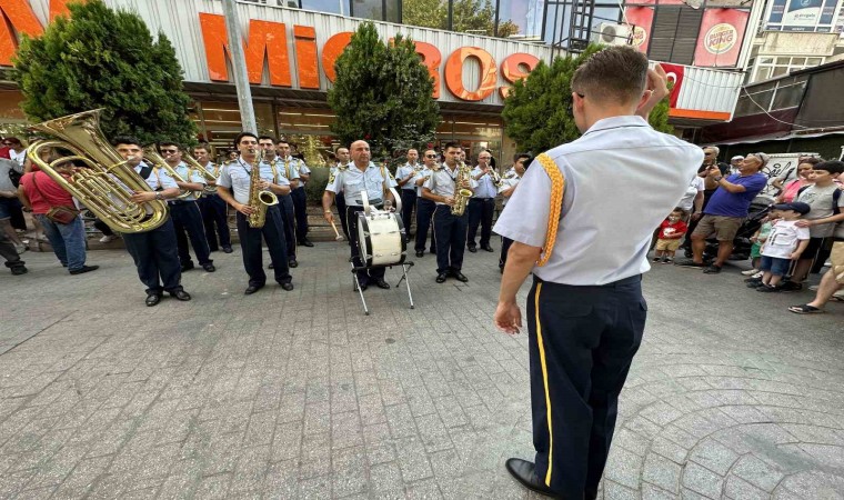 Askeri Bando Takımından ‘Zafer konseri