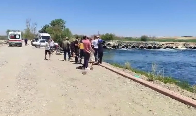 Baba-oğul girdikleri Fırat Nehrinde kayboldu