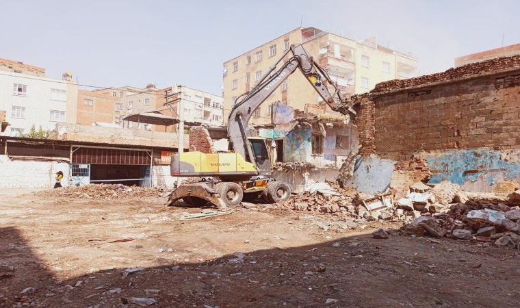 Bağlar ilçesinde yıkılan eski yapı sosyal donatı alanı olarak değerlendirilecek