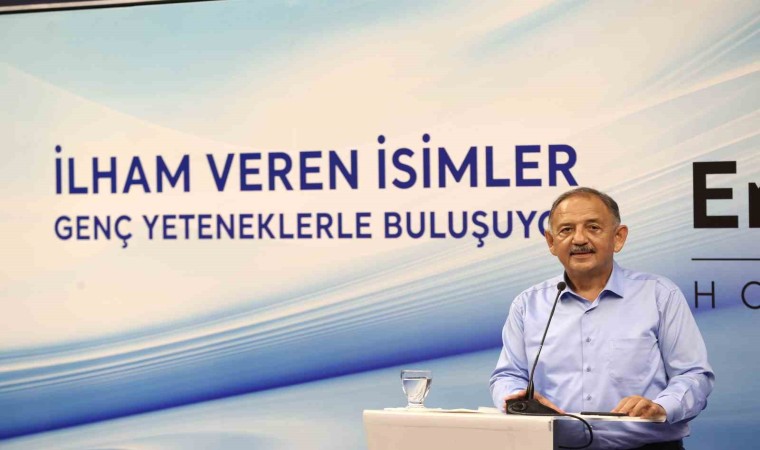 Bakan Özhaseki: “Mesleğinizi en iyisi olabilmek için iyi seçin”