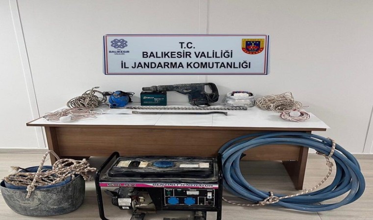 Balıkesirde define avcıları suçüstü yakalandı