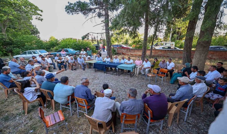 Başkan Zolan Çivrilli hemşehrileriyle kucaklaştı