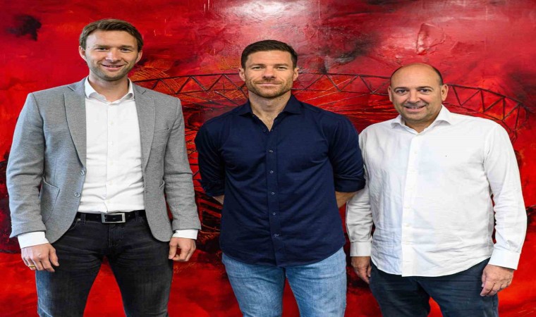 Bayer Leverkusen, Xabi Alonsonun sözleşmesini 3 yıl uzattı