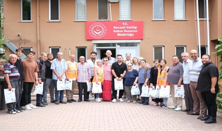 Bir Tebessüm Bir Hayat Derneği yaşlıları unutmadı