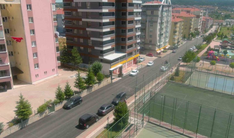 Bozüyükte Tevfik Fikret Caddesi asfaltlandı