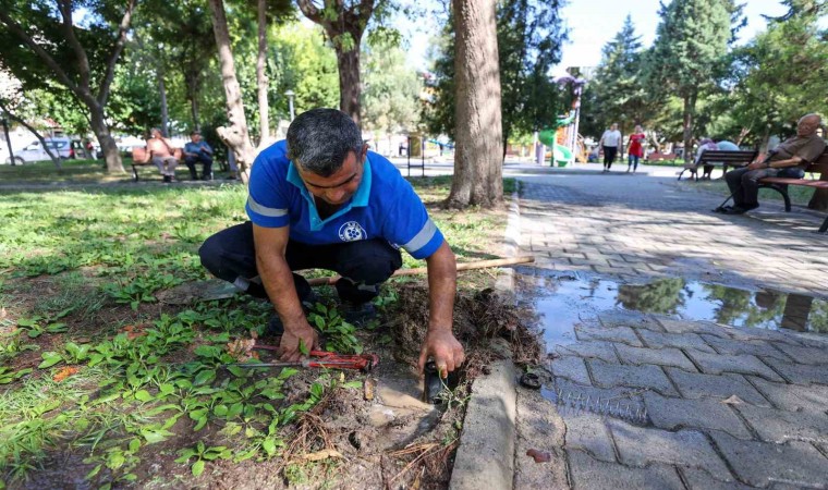 Bucada çocuk park yakılmıştı, vandallar bu kez fıskiyeleri kırdı