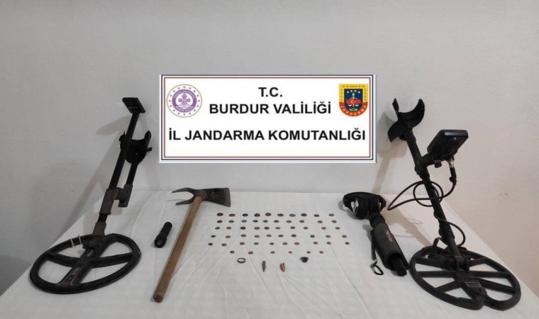 Burdurda jandarmadan kaçak kazıya suçüstü