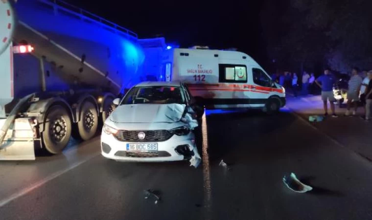 Bursa’da otomobil ile motosiklet kafa kafaya çarpıştı, sürücü aracını bırakıp kaçtı: 2 yaralı