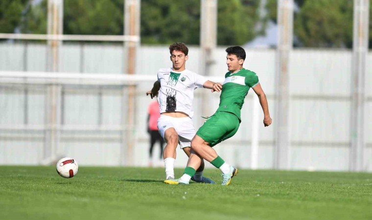 Bursaspor hazırlık maçında İnegöl Kafkassporu 1-0 yendi