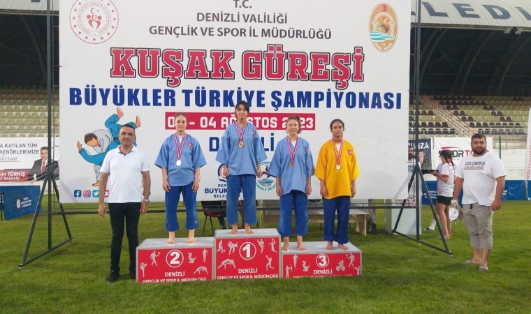 Büyükler Kuşak Güreşi Türkiye Şampiyonasında büyük başarı elde ettiler