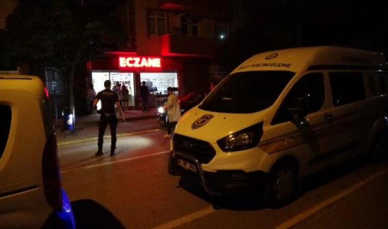 Cadde ortasında bir kadını öldürüp, parkta intihar etti