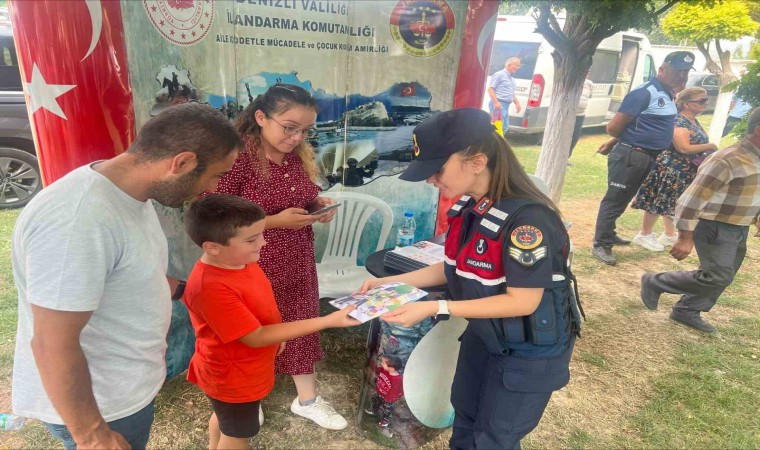 Çal festivalinde kadına yönelik şiddete karşı bilgilendirme yapıldı