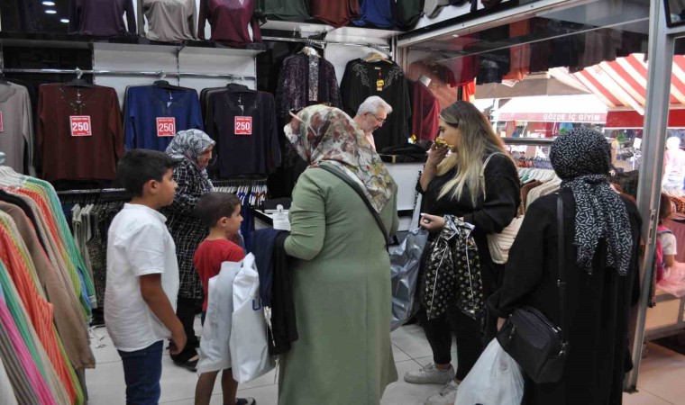 Çarşı esnafı bölgedeki hırsızlık olaylarından şikayetçi