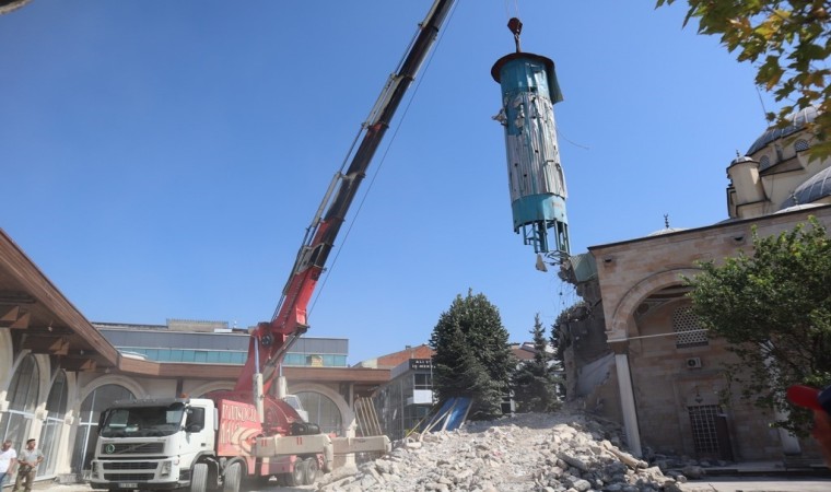 Cedidiye Cami minareleri yenileniyor